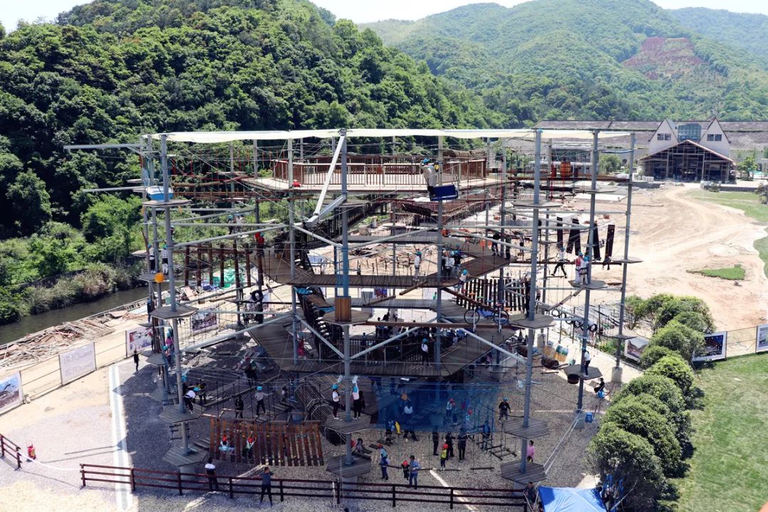 <b>浙江寧波半山半水度假村水晶塔</b>