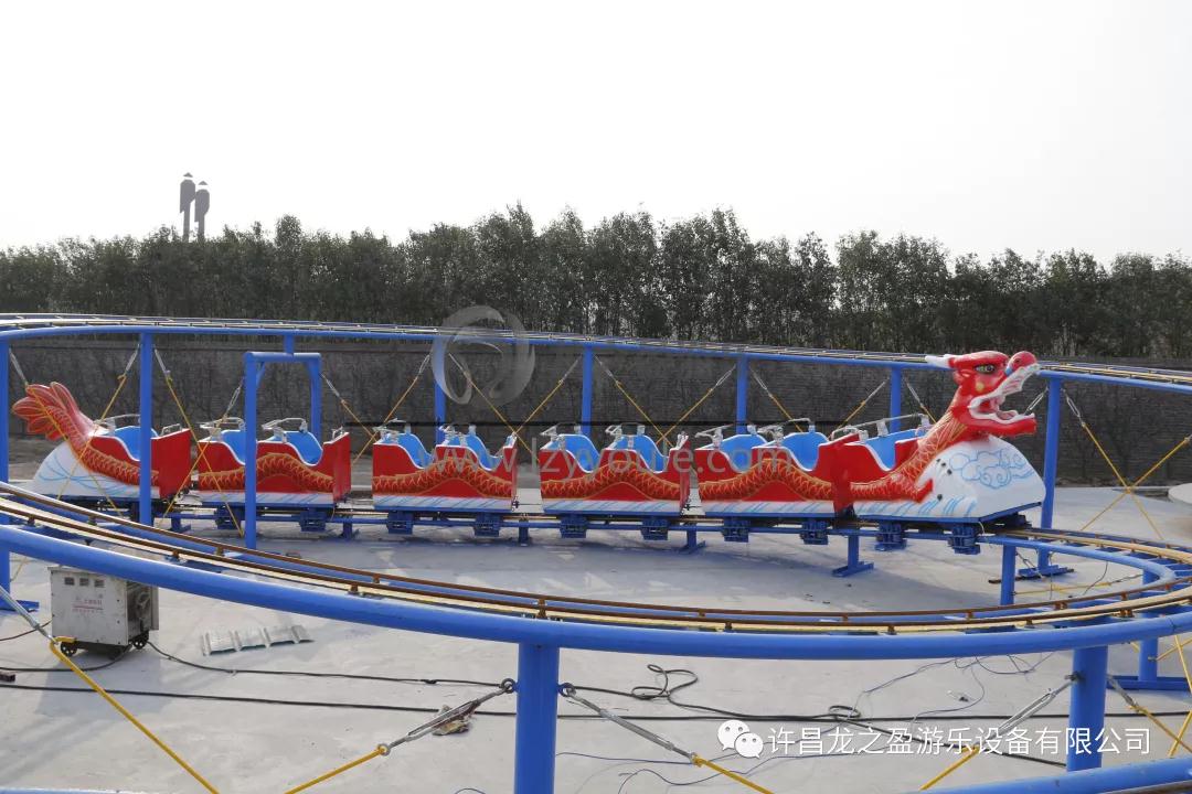 游樂(lè)園設(shè)備