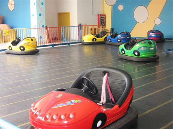 龍之盈游樂兒童碰碰車有哪些功能