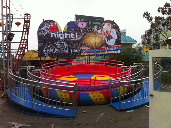 迪斯科轉(zhuǎn)盤游樂(lè)設(shè)備