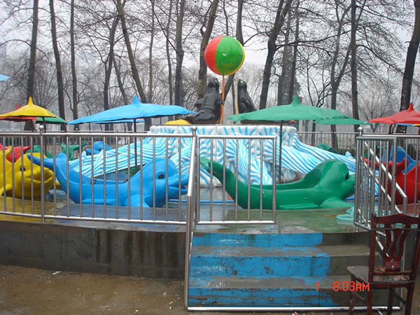 海豚戲水游樂(lè)設(shè)備