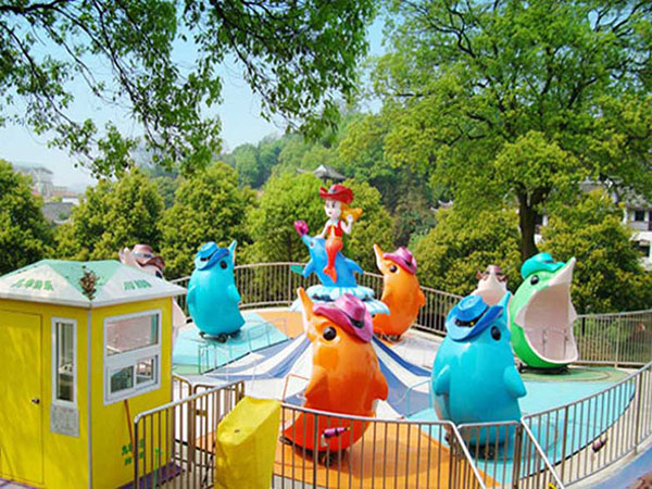 旋轉(zhuǎn)美人魚游樂(lè)設(shè)備