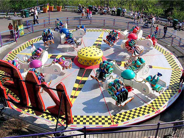 霹靂風(fēng)暴游樂(lè)設(shè)備